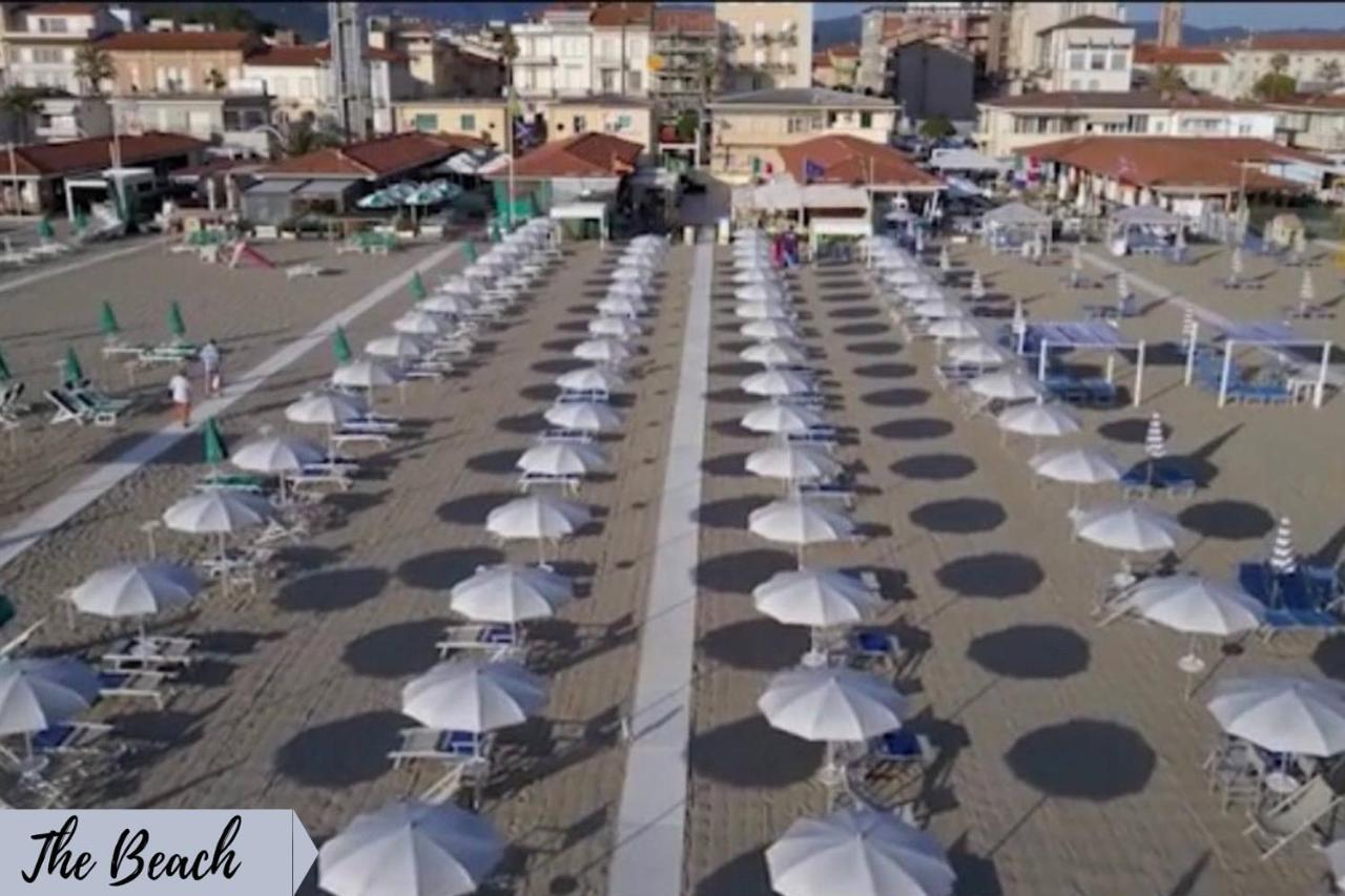 Front Beach Apartments В'яреджо Екстер'єр фото
